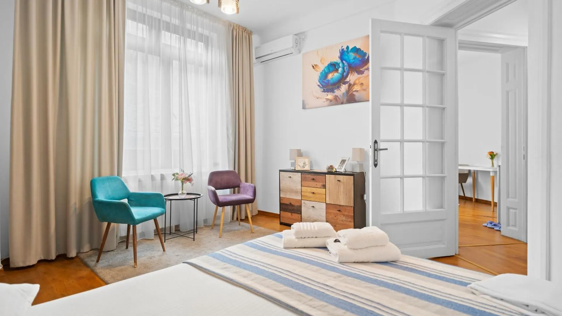 Golden Residences - Apartment & Penthouse In Old Town Bucharest Romania