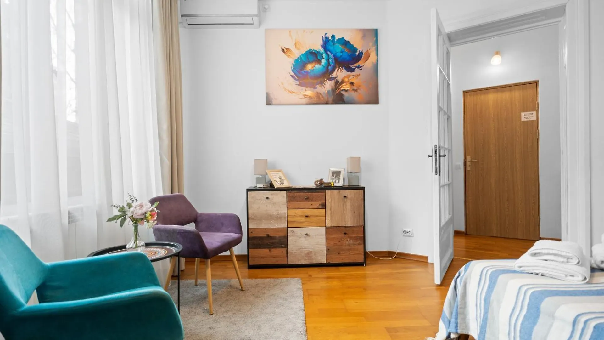 Golden Residences - Apartment & Penthouse In Old Town Bukareszt 0*,  Rumunia