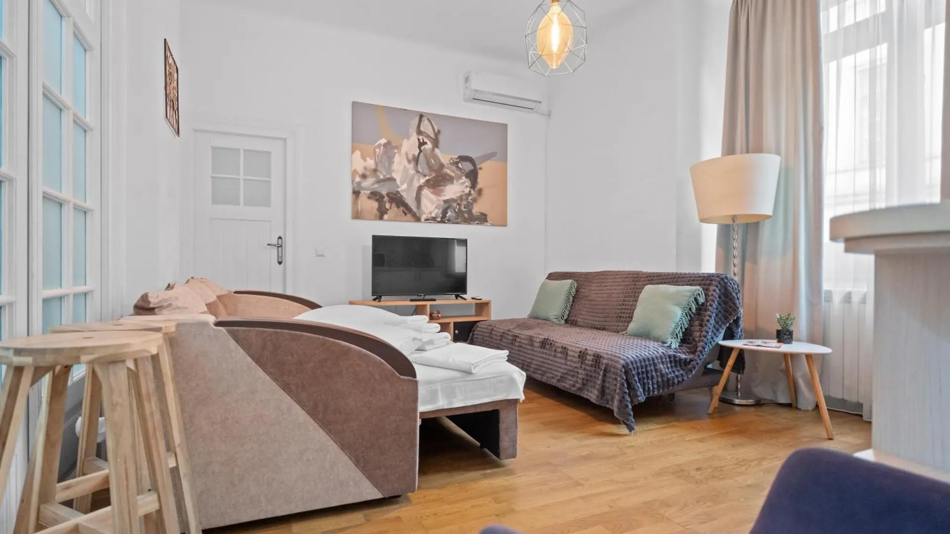 Golden Residences - Apartment & Penthouse In Old Town Bucharest Romania