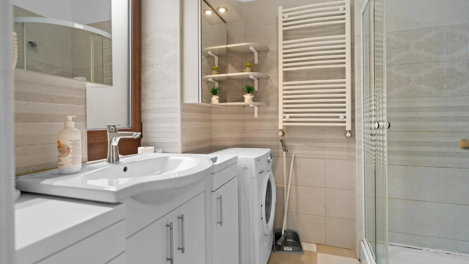Golden Residences - Apartment & Penthouse In Old Town Bucharest Romania